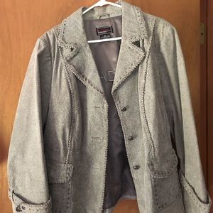 Women’s stylish grey leather jacket!